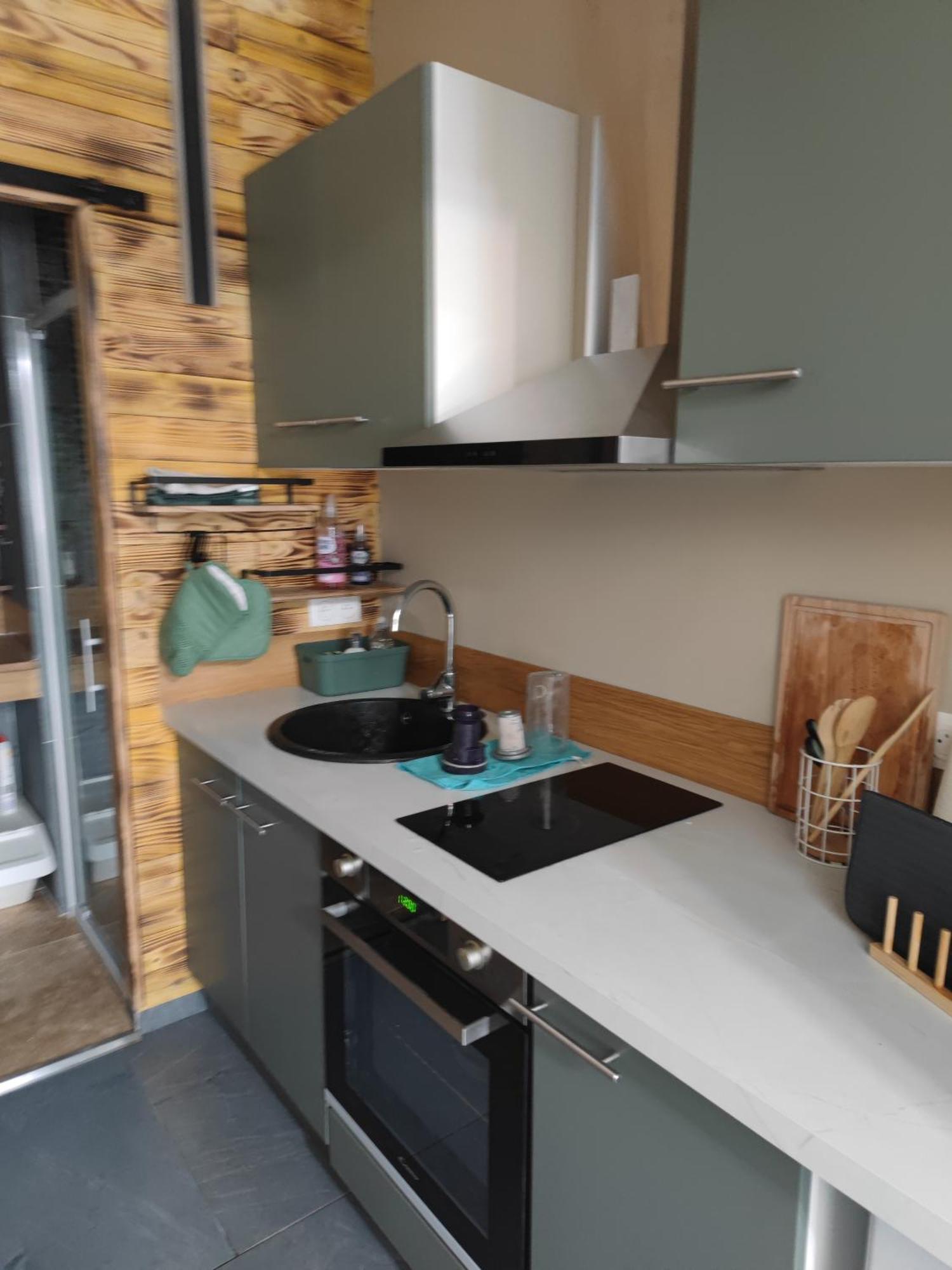 Leone Terminus Apartment *